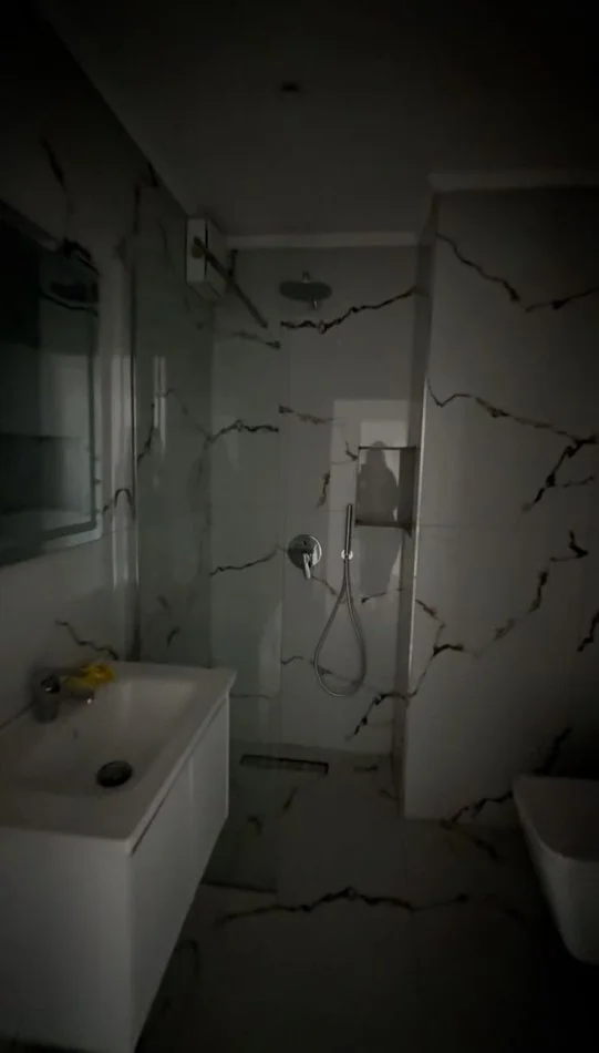 Tirane, shitet apartament 1+1 Kati 4, 35 m² 8.800.000 Leke (Ali Demi)