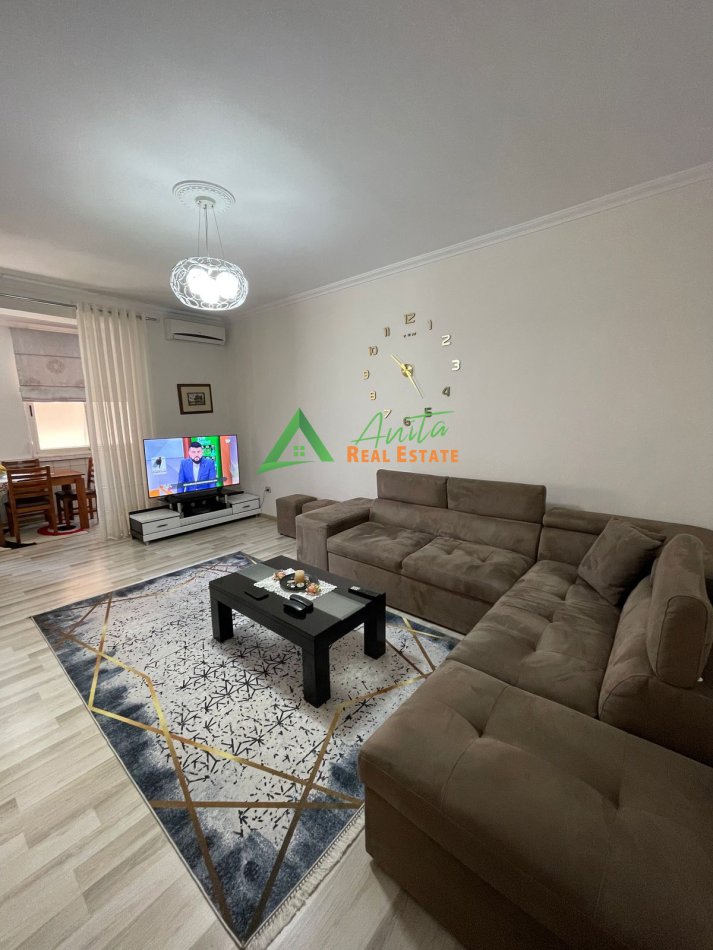 Tirane, shitet apartament 2+1+Ballkon Kati 5, 85 m² 147.000 € (Afer Don Boskos)