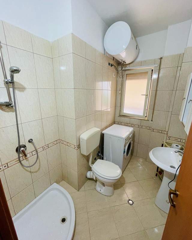 Durres, jepet me qera 1+1+A+BLK Kati 1, 65 m² 350 Euro