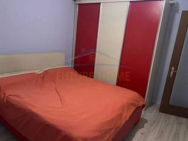 Tirane, jepet me qera apartament Kati 10, 57 m² 350 Euro (OXHAKU)