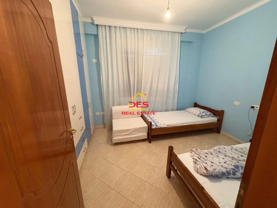Vlore, jepet me qera apartament 2+1+Ballkon Kati 6, 100 m² 550 € (Rruga Murat Tërbaçi)
