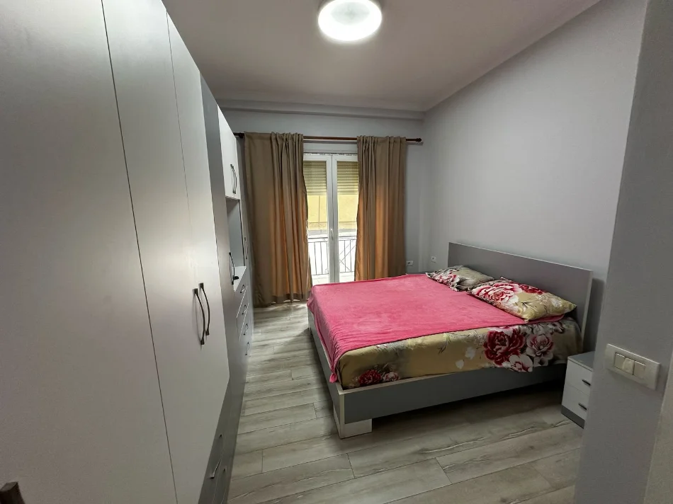 Tirane, shitet apartament 1+1+Verande, Kati 3, 134 m² 210.000 € (Komuna e Parisit)