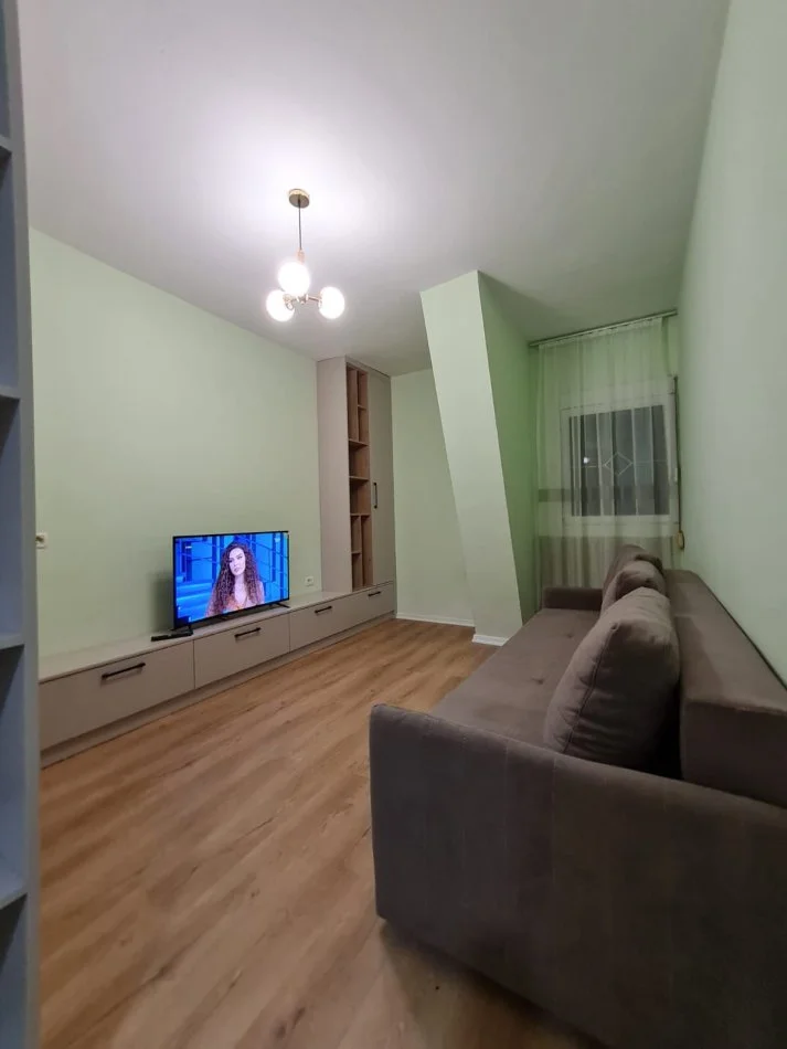 Tirane, jepet me qera apartament 1+1 Kati 5, 70 m² 550 €