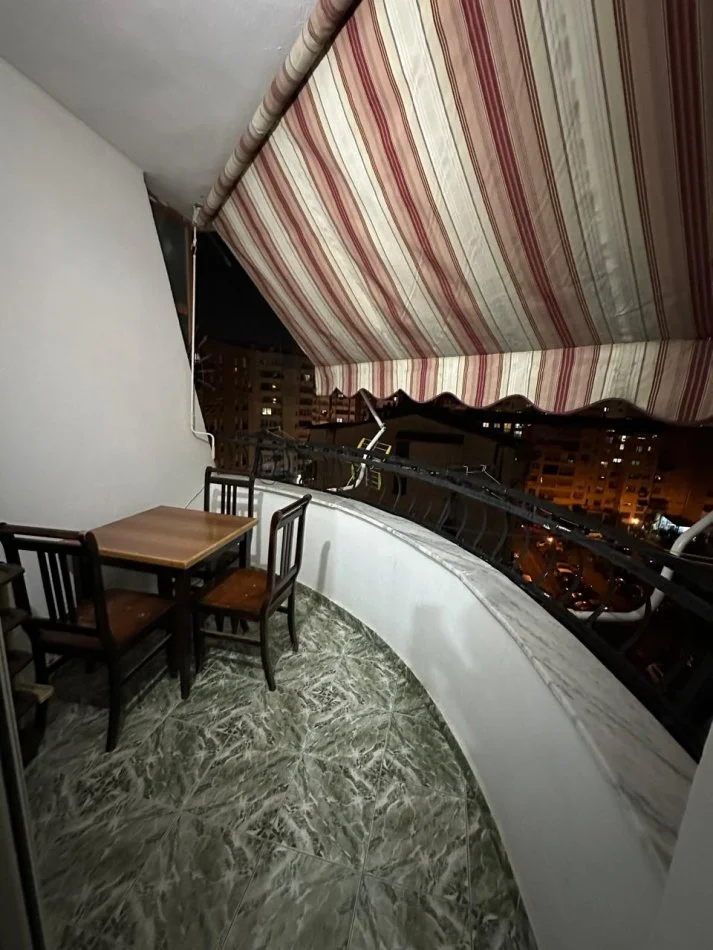 Tirane, jepet me qera apartament 2+1+Ballkon Kati 7, 90 m² 500 € (rruga Don Bosko)