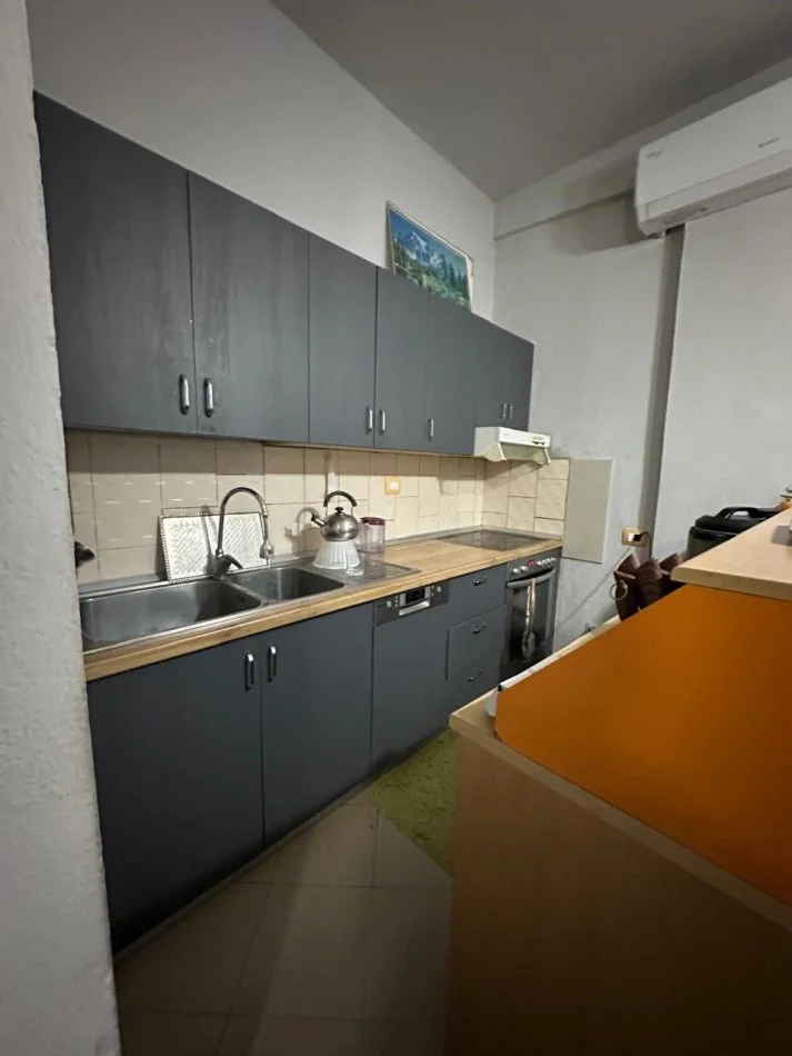 Tirane, jepet me qera shtepi 2+1 Kati 2, 350 € (Shkolla Murat Toptani)