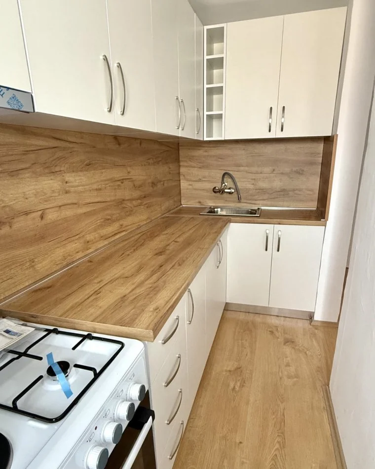 Tirane, jepet me qera apartament 1+1 Kati 2, 60 m² 500 € (rruga Bardhyl)