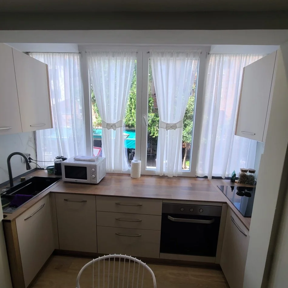 Tirane, jepet me qera apartament 1+1 Kati 1, 57 m² 750 € (Myslym Shyr tek Tregu Cam)
