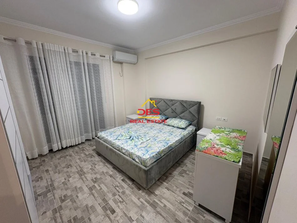 Shqiperi, jepet me qera apartament 2+1+Ballkon Kati 4, 110 m² 500 € (Rruga Çajupi)