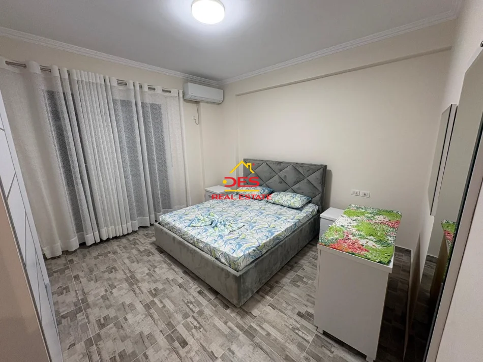 Vlore, jepet me qera apartament 2+1+Ballkon Kati 3, 110 m² 500 € (Rruga Çajupi)