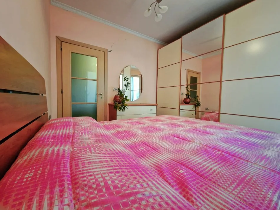 Tirane, jepet me qera apartament 2+1 Kati 4, 85 m² 500 € (stacioni trenit)