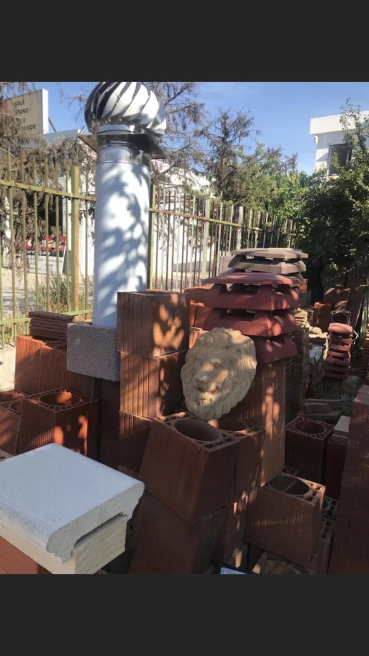 Tirane, shes Tulla shamat, tulla balte, Tulla xhami 10 €