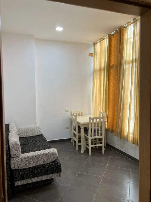 Tirane, jepet me qera apartament 2+1 Kati 0, 75 m² 30.000 Leke (Rruga Teodor Keko)