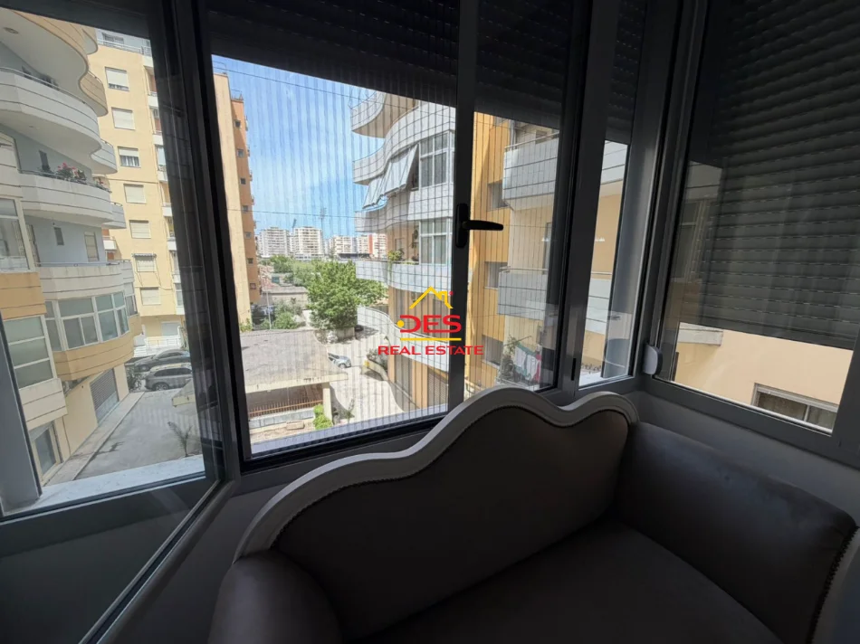 Vlore, shitet apartament 1+1+Ballkon Kati 2, 48 m² 100.000 € (Rruga Pelivan Leskaj)