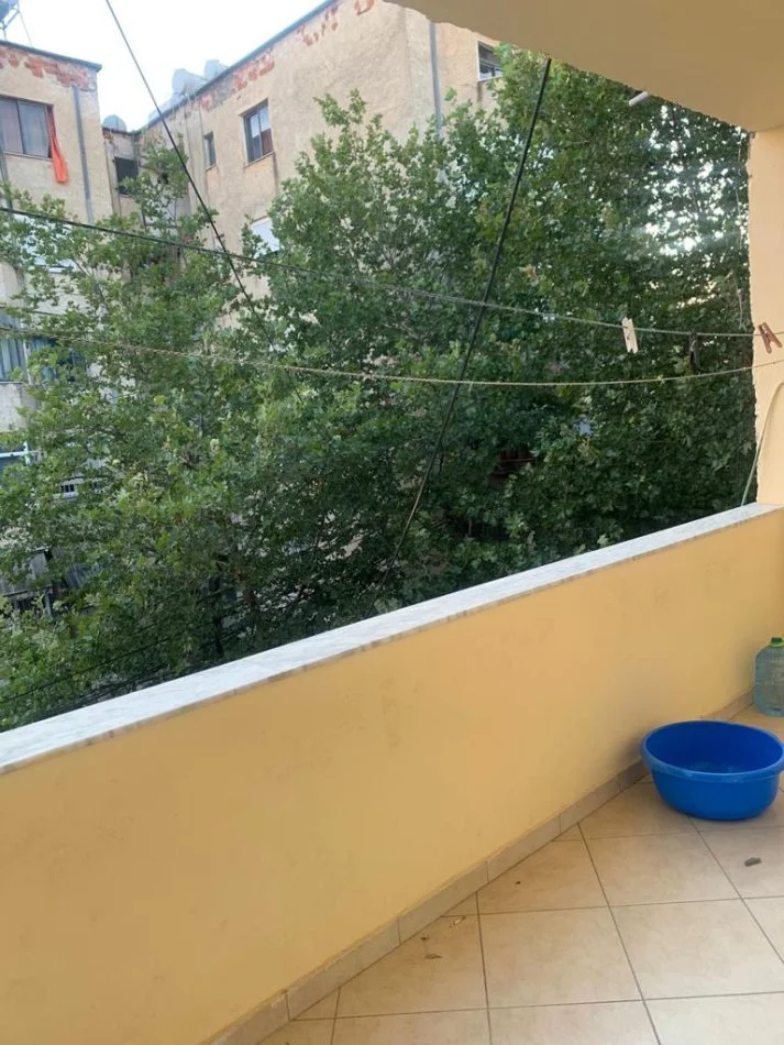 Tirane, jepet me qera apartament 2+1+Ballkon Kati 2, 80 m² 430 € (Don Bosko)