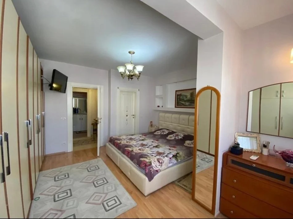 Durres, jepet me qera apartament+verande | Penthouse 3+1 Kati 8, 104 m² (TEK BLUE STARI NE DURRES)