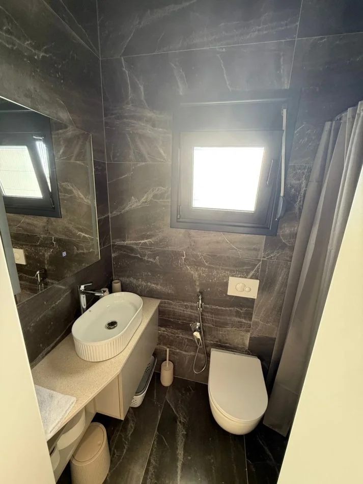 Durres, shitet Vile 2+1 , 150 m² 450.000 € (Gjiri i Lalzit)