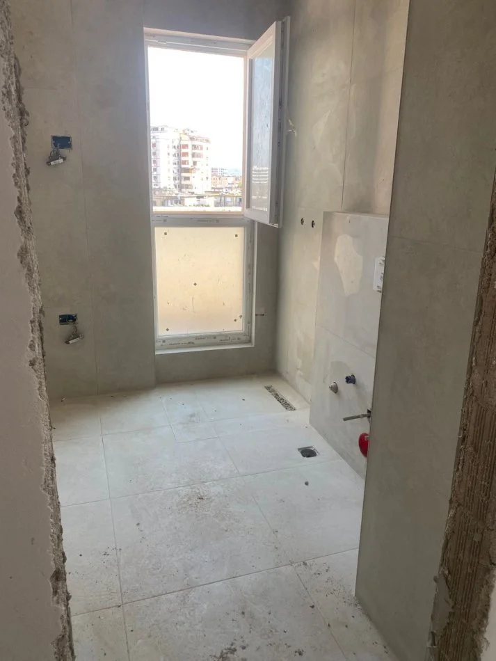 Tirane, shitet apartament 1+1 Kati 5, 72 m² 125.000 € (Rruga dritan hoxha)