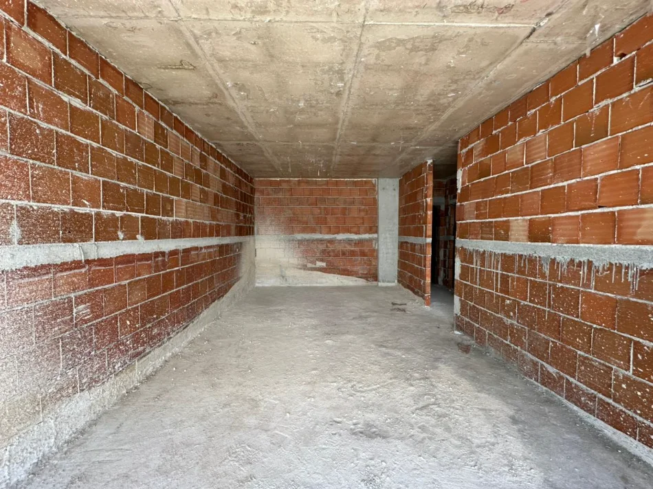 Tirane, shitet apartament 1+1+Aneks Kati 3, 77 m² 143.000 € (Rruga Gjon Krisli)