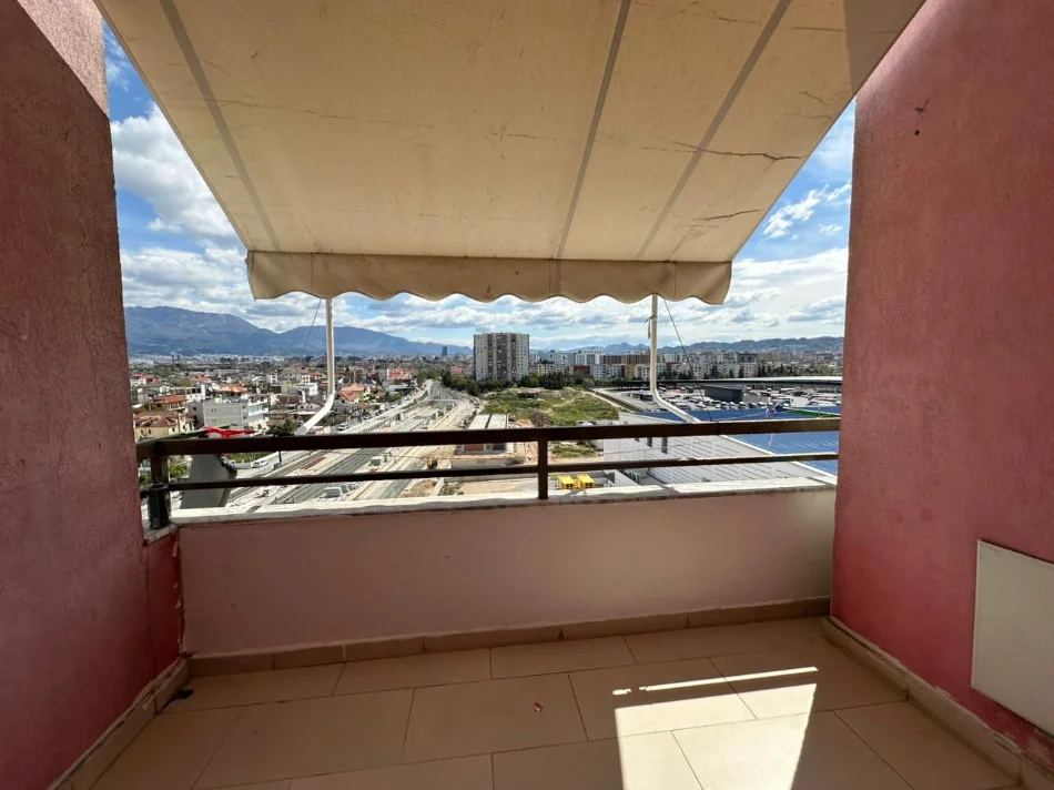 Tirane, shitet apartament 2+1+Ballkon Kati 7, 98 m² 128.700 € (rruga Kastriotet)