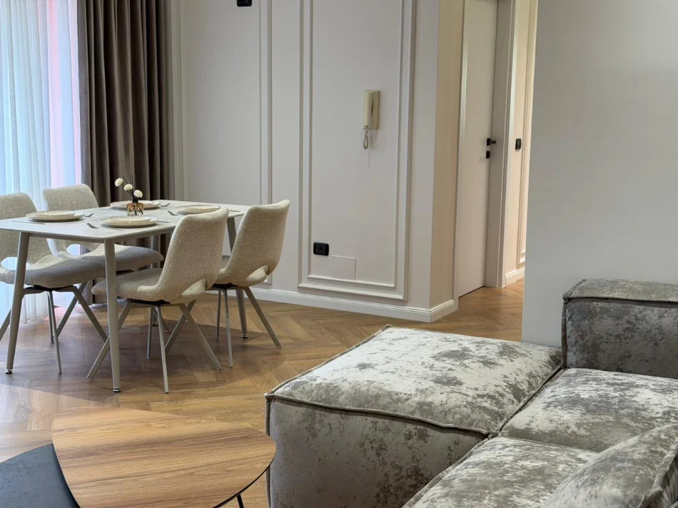 Tirane, shitet apartament 2+1 Kati 5, 101 m² 250.000 € (Perballe delijorgjit)