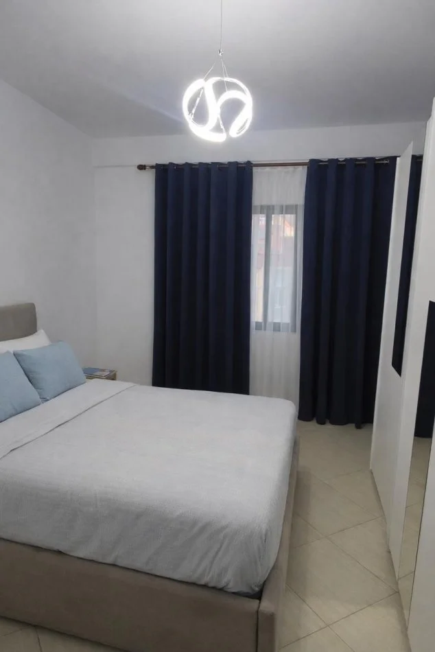 Tirane, jepet me qera apartament 2+1+Ballkon Kati 4, 95 m² 600 € (Don Bosko)