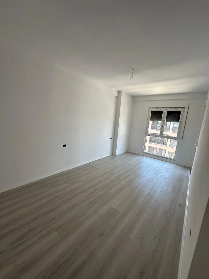 Tirane, shitet apartament 3+1+Ballkon Kati 6, 124 m² 105.000 € (Kamez Blv. Berisha)