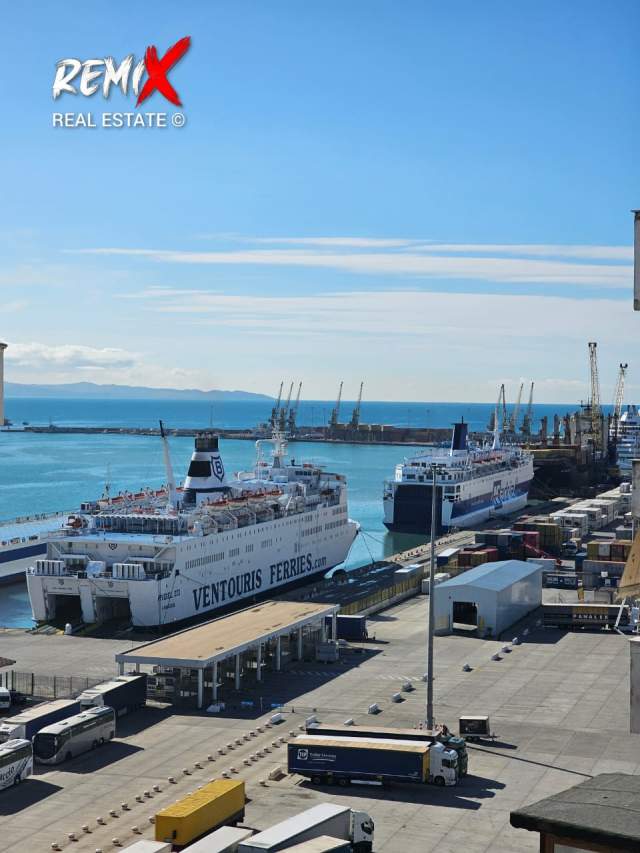 Durres, jepet me qera apartament 2+1+BLK Kati 12, 120 m² 400 Euro (rruga e portit)