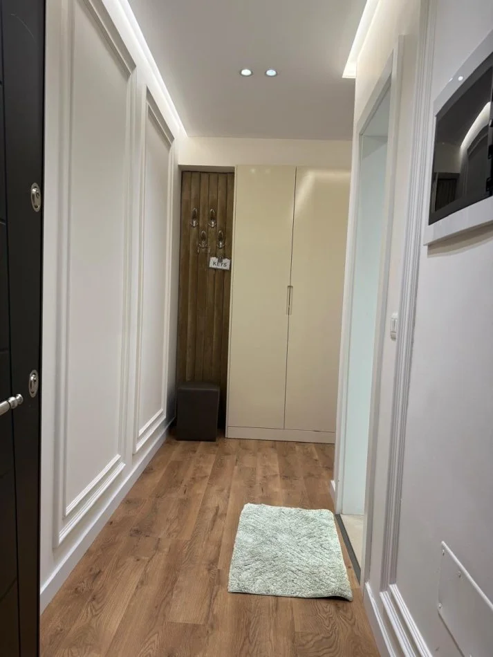 Tirane, jepet me qera apartament 3+1+Ballkon Kati 6, 135 m² 1.200 € (Kopshti zoologjik)