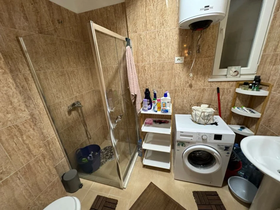 Durres, shitet apartament 2+1+Ballkon Kati 3, 82 m² 175.000 € (GJIRI I LALEZIT)