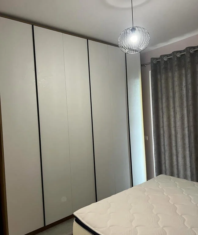Tirane, jepet me qera apartament 1+1+parkim Kati 7, 70 m² 550 € (YZBERISHT GRAND GALLERY)