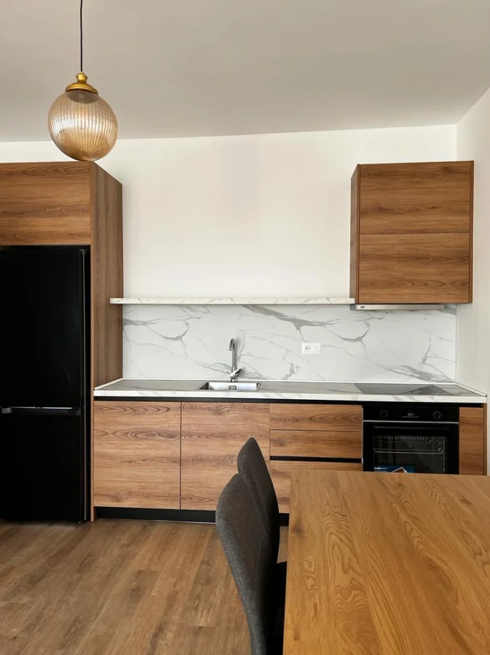 Tirane, jepet me qera apartament 1+1 Kati 11, 76 m² 550 € (Farmacia 10 prane spitalit Nene Tereza)