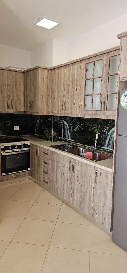 Tirane, jepet me qera apartament 3+1 Kati 7, 120 m² 750 € 