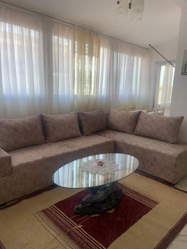 Durres, jepet me qera apartament 1+1+A+BLK Kati 8, 60 m² 250 Euro (pavaresia)