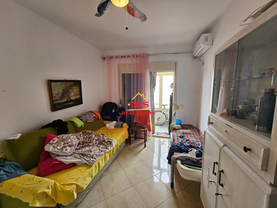Vlore, shitet apartament 2+1+Ballkon Kati 8, 95 m² 142.000 € (Bulevardi Ismali Qemali)