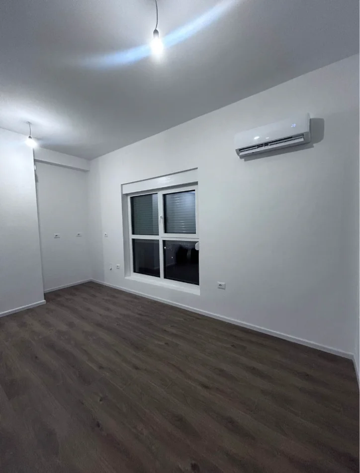Tirane, jepet me qera apartament 1+1+Ballkon Kati 8, 60 m² 35.000 € (Ali Demi)
