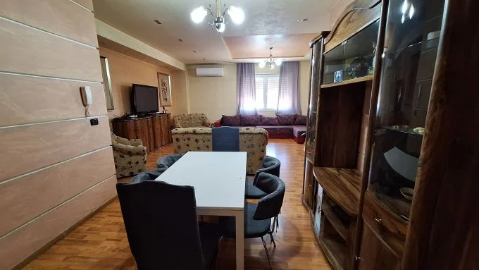 Tirane, jepet me qera apartament 3+1+Aneks+Ballkon Kati 12, 171 m² 700 € (Brryli)