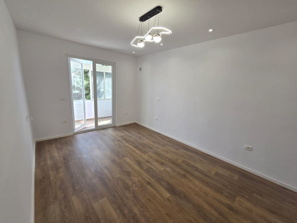 Tirane, shitet apartament 2+1 Kati 4, 75 m² 185.000 € (Myslym Shyri)