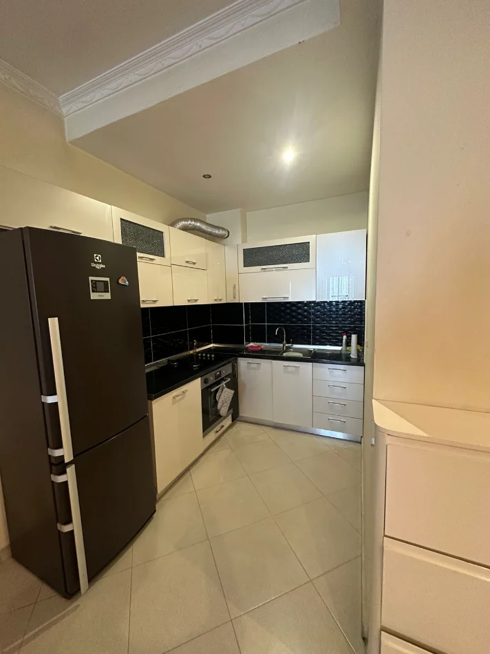 Tirane, jepet me qera apartament 1+1 Kati 2, 75 m² 450 € (Astir tek oslo)