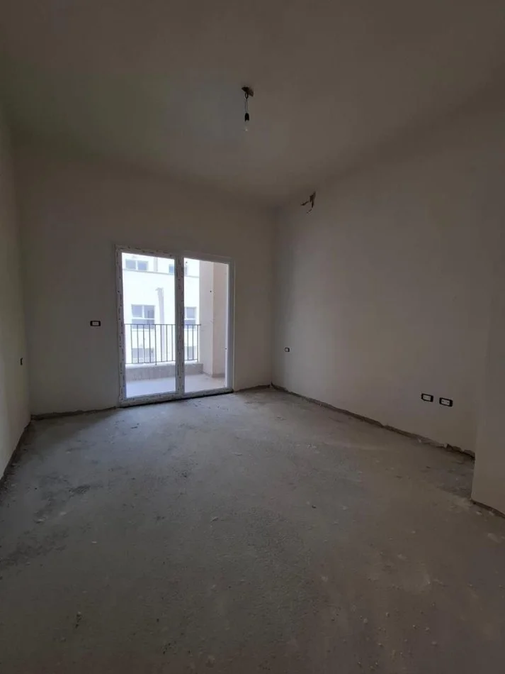 Tirane, shitet apartament 2+1+Ballkon Kati 4, 103 m² 184.680 € (Rruga Dritan Hoxha)