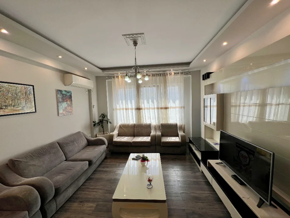 Shqiperi, shitet apartament 2+1+Ballkon Kati 5, 93 m² 258.000 € (Kopshti zoologjik)