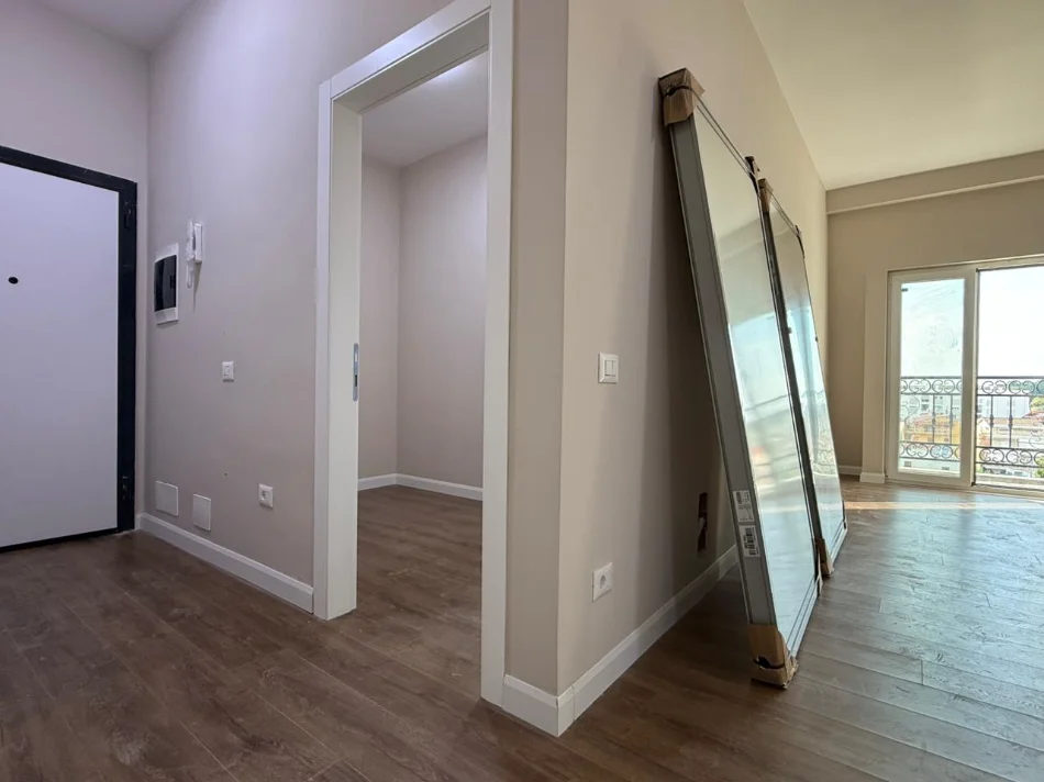 Tirane, shitet apartament 1+1 , 76 m² 137.000 € (Sauk)