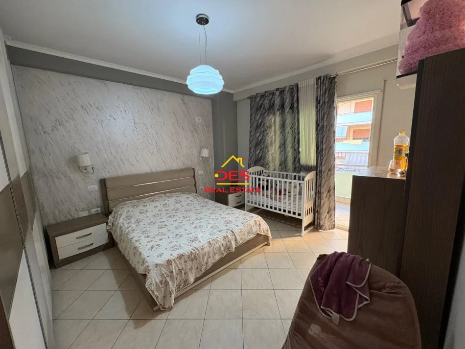 Vlore, shitet apartament 2+1+Ballkon Kati 3, 102 m² 165.000 € (Rruga Hasan Kushta)