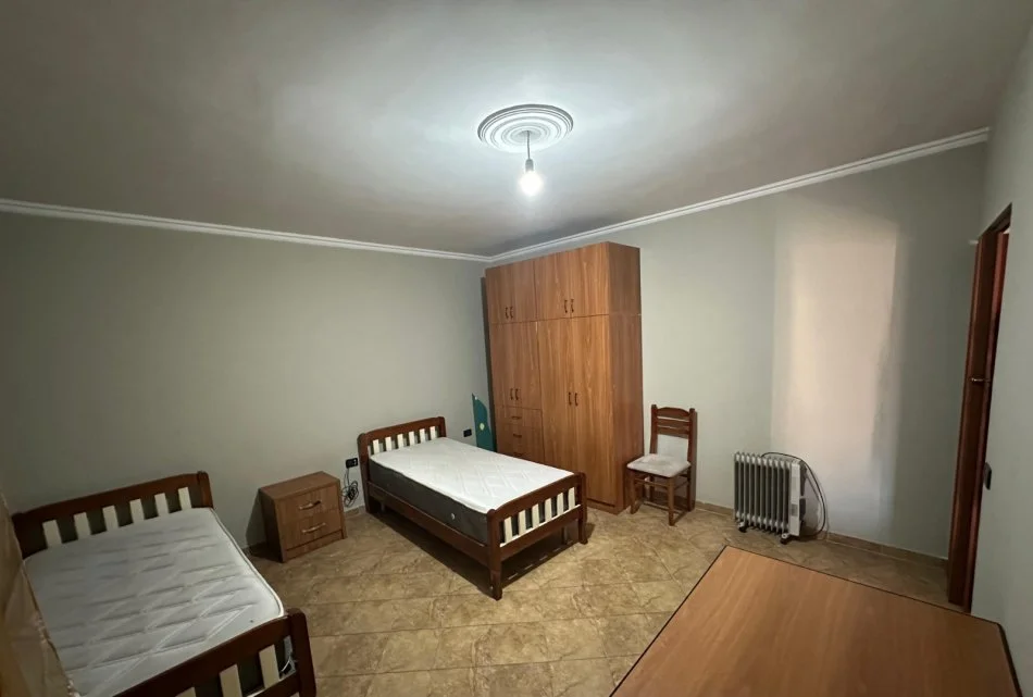 Tirane, jepet me qera apartament 2+1+Ballkon Kati 5, 90 m² 470 € (Zogu i Zi)