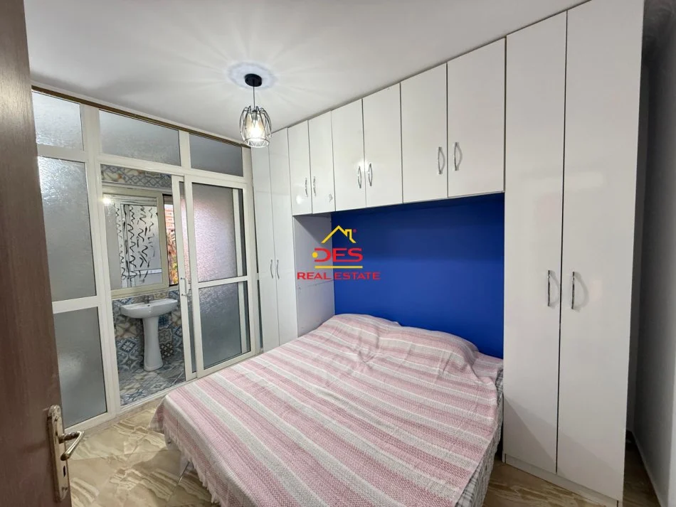 Vlore, jepet me qera apartament 2+1+Ballkon Kati 3, 72 m² 158.000 € (Rruga Murat Tërbaçi)