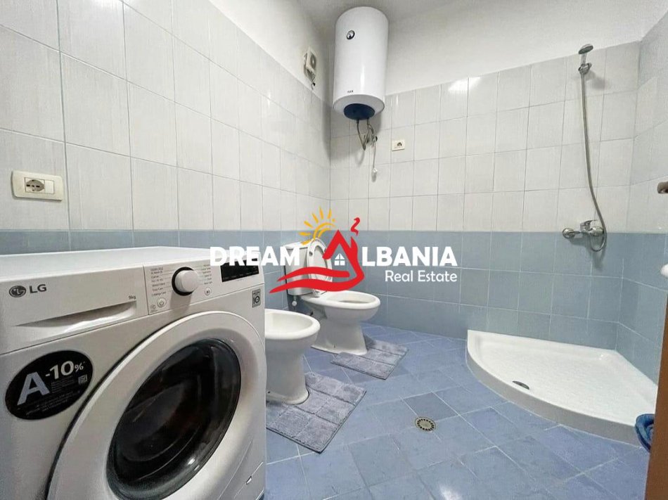 Tirane, jepet me qera apartament 2+1 , 110 m² 500 € 