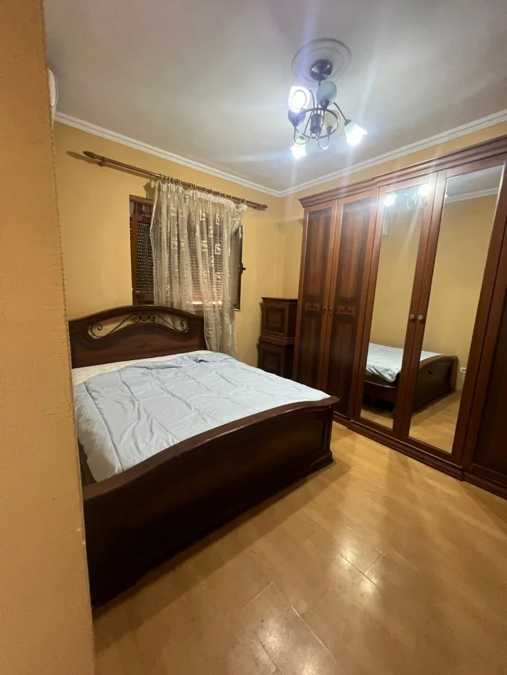 Tirane, jepet me qera apartament 1+1 Kati 0, 65 m² 400 € (Rruga e Mozaikut)