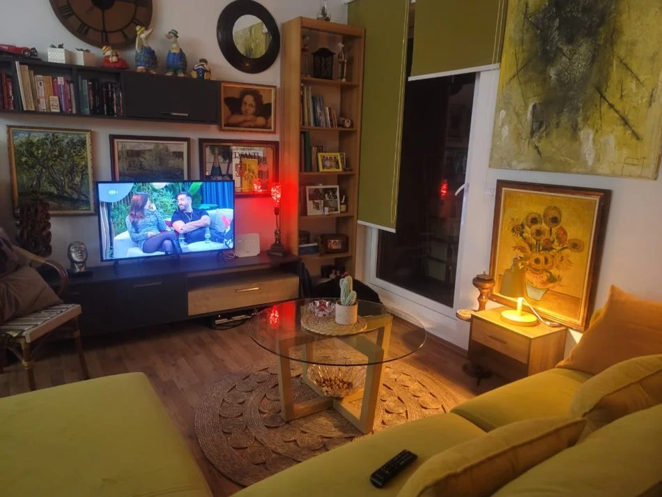 Tirane, shitet apartament 2+1+Ballkon Kati 8, 82 m² 128.000 € (Rruga Pasho Hysa)