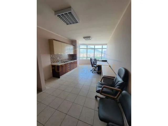 Tirane, shitet apartament 2+1 Kati 8, 92 m² 83.000 Euro (Kthesa e Kamzes, prane Bar Terminalit.)