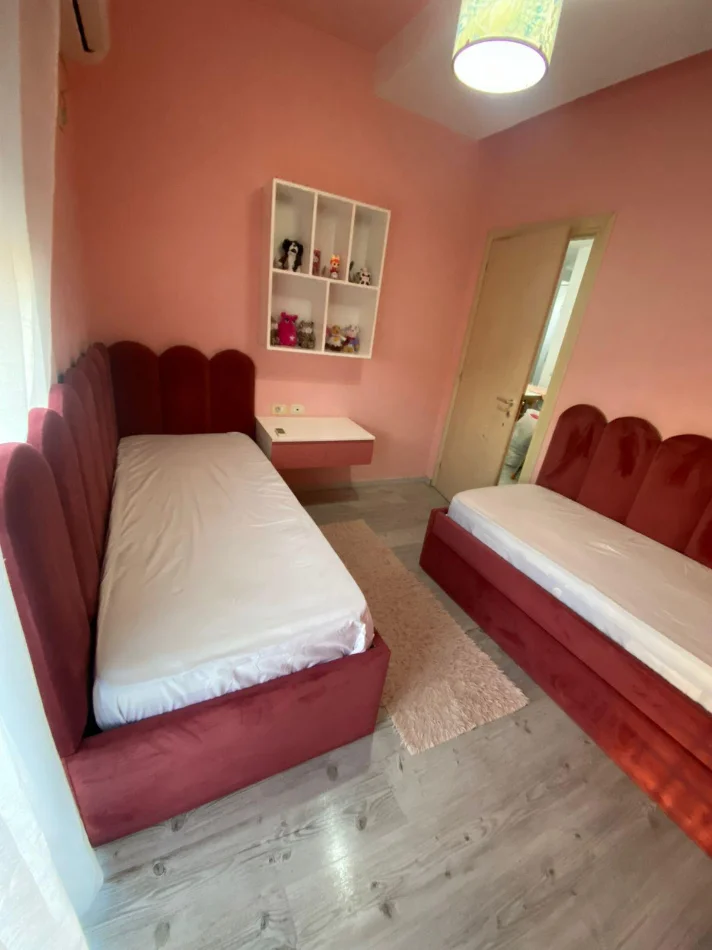 Tirane, jepet me qera apartament 2+1 Kati 4, 87 m² 750 € 