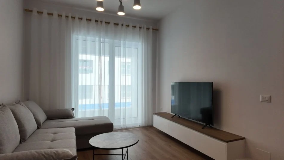 Tirane,jepet me qera apartament 2+1+Ballkon , 80 m² 500 € (Prane shkolles Ali Demi)